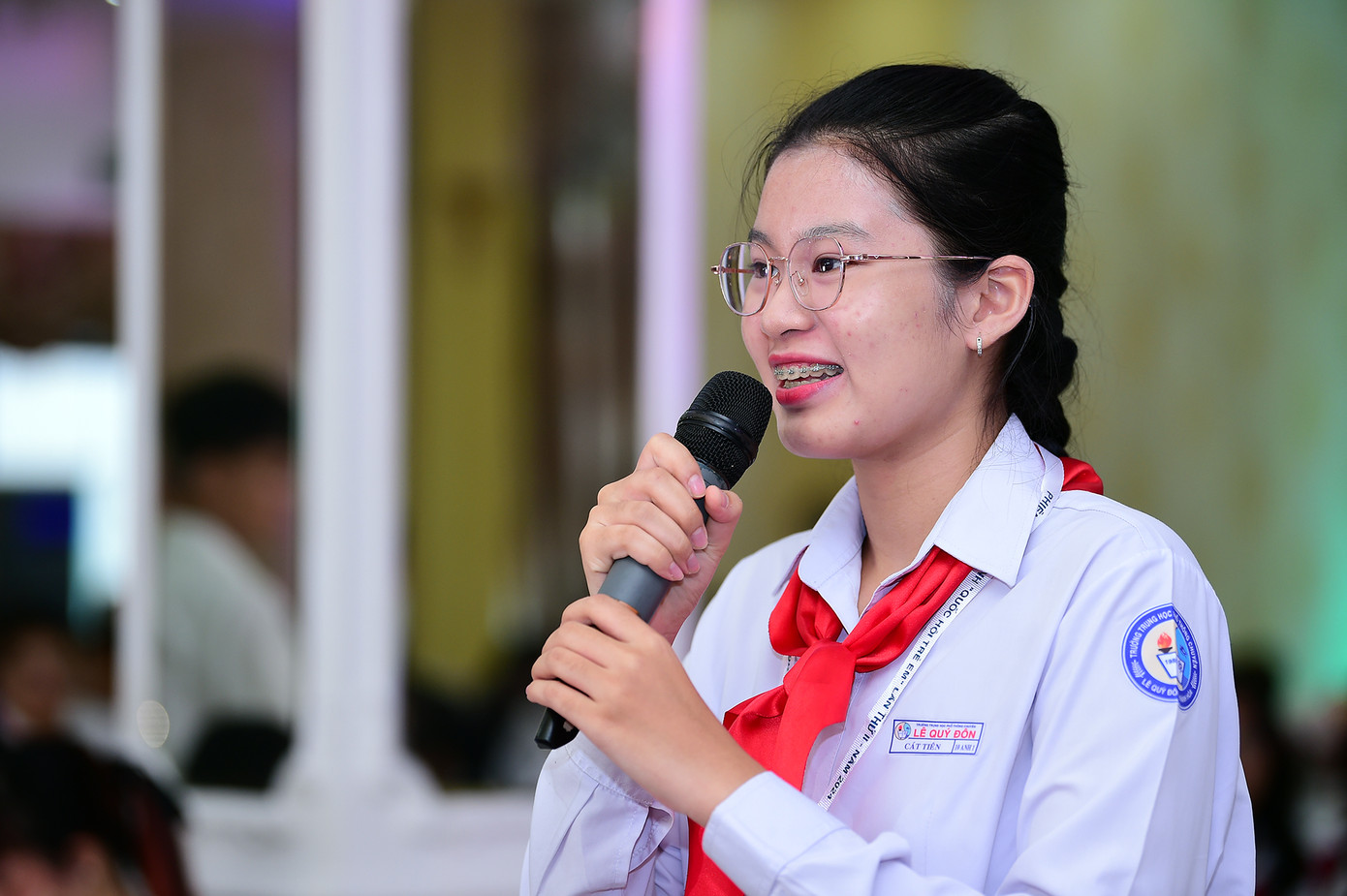 Các đại biểu trẻ em đặt câu hỏi, giao lưu tại chương trình.