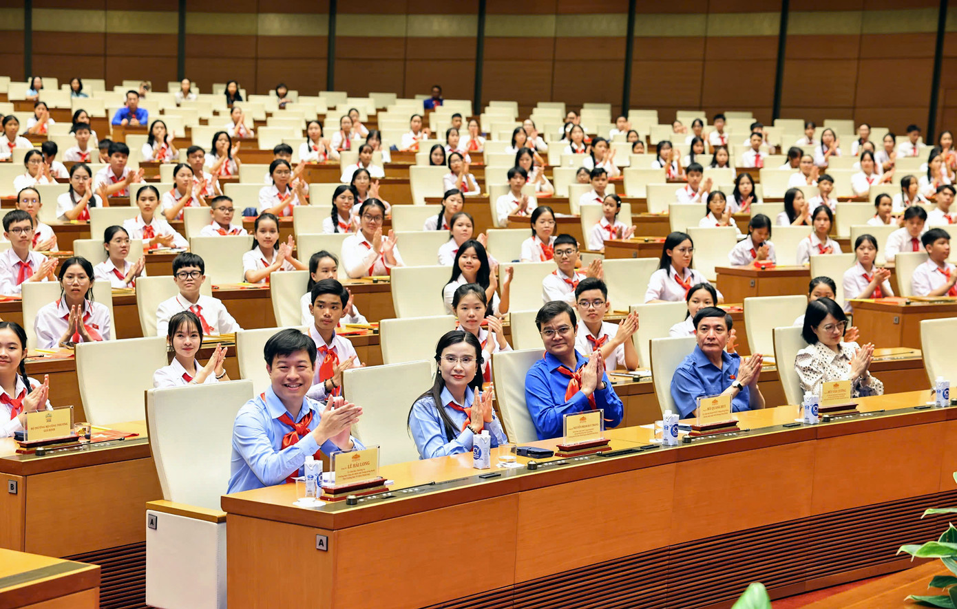 Các đại biểu tham dự phiên khai mạc phiên họp giả định "Quốc hội trẻ em" lần thứ II. Ảnh: Đức Minh