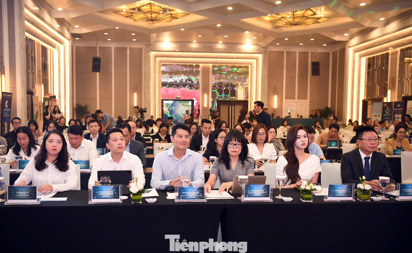 Các đại biểu tham dự chương trình họp báo Ngày Thẻ Việt Nam 2024. Các đại biểu tham dự chương trình họp báo Ngày Thẻ Việt Nam 2024.