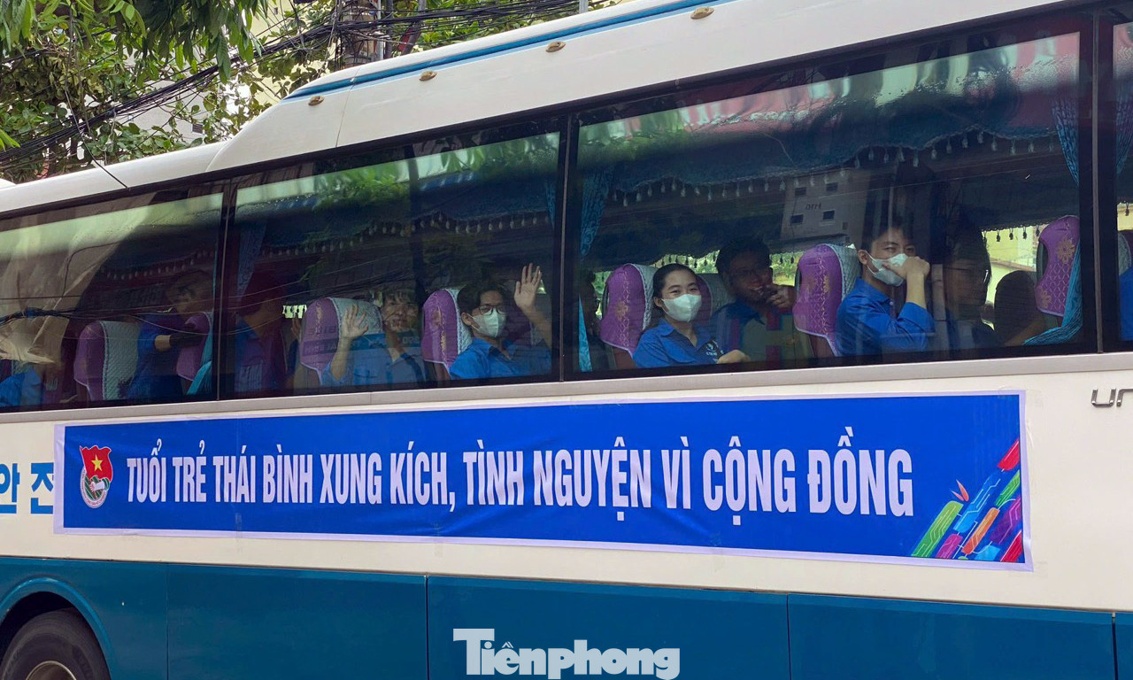 "Áo xanh" lên đường xuống cơ sở khắc phục hậu quả mưa bão sáng 8/9. Ảnh: TĐTB "Áo xanh" lên đường xuống cơ sở khắc phục hậu quả mưa bão sáng 8/9. Ảnh: TĐTB