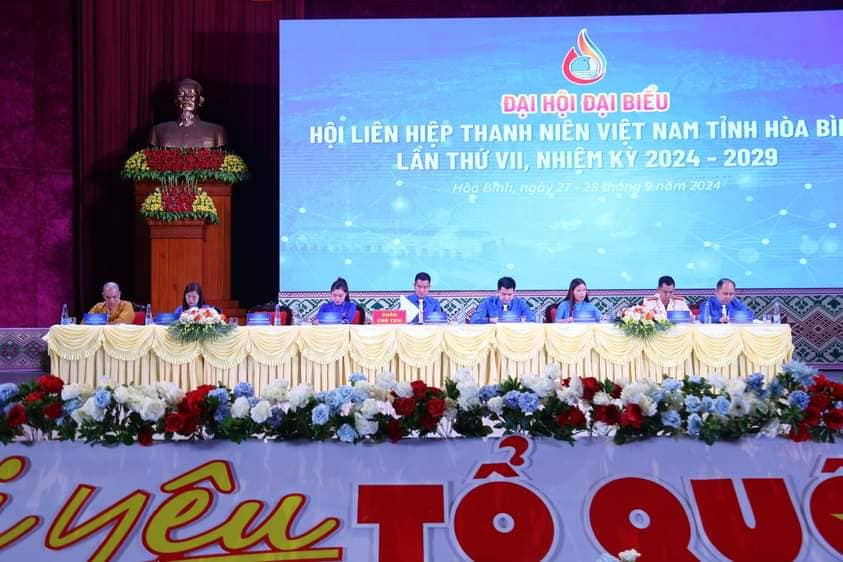 Phiên thứ nhất Đại hội đại biểu Hội LHTN Việt Nam tỉnh Hoà Bình. Ảnh: TĐHB