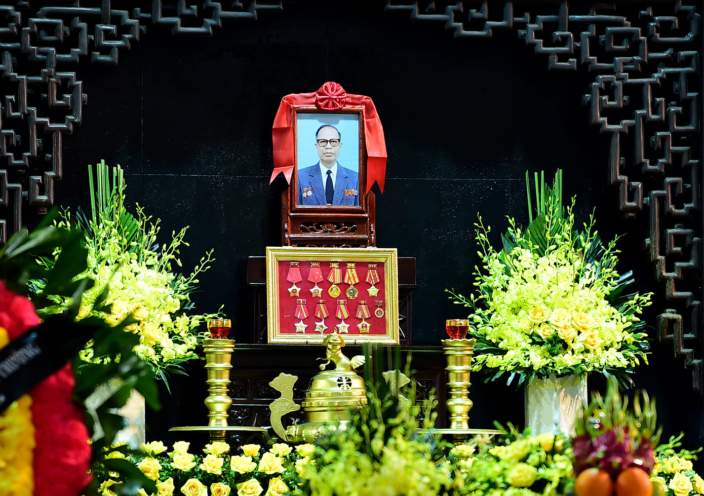 Do tuổi cao sức yếu, Thiếu tướng Đặng Quốc Bảo đã từ trần vào hồi 9h02 ngày 15/9 (tức ngày 13/8 năm Giáp Thìn), hưởng thọ 97 tuổi. Lễ viếng Thiếu tướng Đặng Quốc Bảo vào hồi 7h ngày 18/9 tại Nhà tang lễ Quốc gia; lễ truy điệu và đưa tang vào hồi 8h30 ngày 18/9. Thiếu tướng Đặng Quốc Bảo được an táng tại nghĩa trang Lạc Hồng Viên (Hòa Bình). Do tuổi cao sức yếu, Thiếu tướng Đặng Quốc Bảo đã từ trần vào hồi 9h02 ngày 15/9 (tức ngày 13/8 năm Giáp Thìn), hưởng thọ 97 tuổi. Lễ viếng Thiếu tướng Đặng Quốc Bảo vào hồi 7h ngày 18/9 tại Nhà tang lễ Quốc gia; lễ truy điệu và đưa tang vào hồi 8h30 ngày 18/9. Thiếu tướng Đặng Quốc Bảo được an táng tại nghĩa trang Lạc Hồng Viên (Hòa Bình).