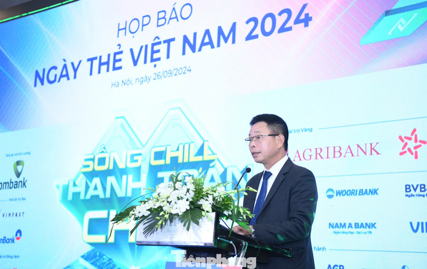 Nhà báo Phùng Công Sưởng phát biểu tại chương trình. Nhà báo Phùng Công Sưởng phát biểu tại chương trình.