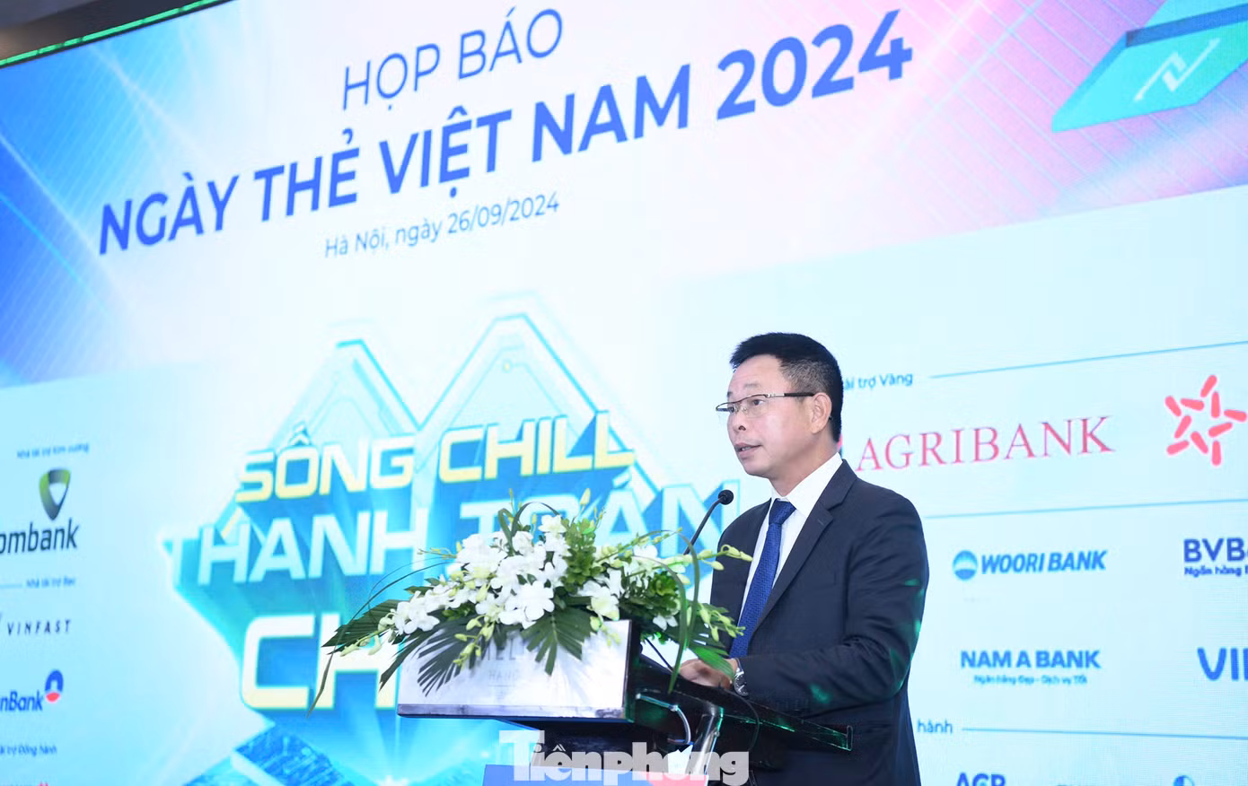 Nhà báo Phùng Công Sưởng phát biểu tại chương trình. Nhà báo Phùng Công Sưởng phát biểu tại chương trình.