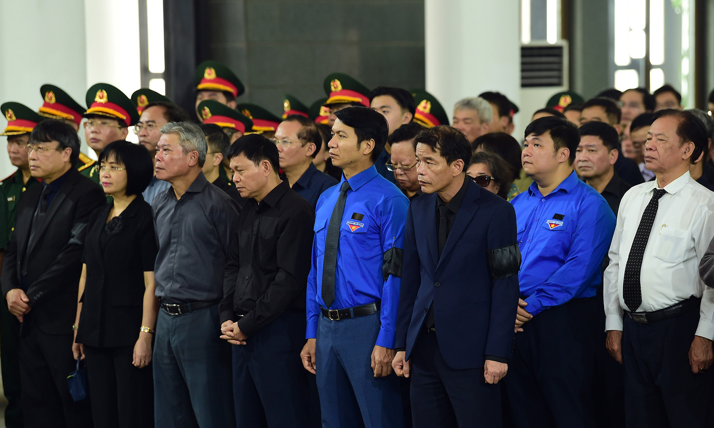 Đồng chí Nguyễn Trọng Nghĩa đọc điếu văn truy điệu Thiếu tướng Đặng Quốc Bảo. Đồng chí Nguyễn Trọng Nghĩa đọc điếu văn truy điệu Thiếu tướng Đặng Quốc Bảo.