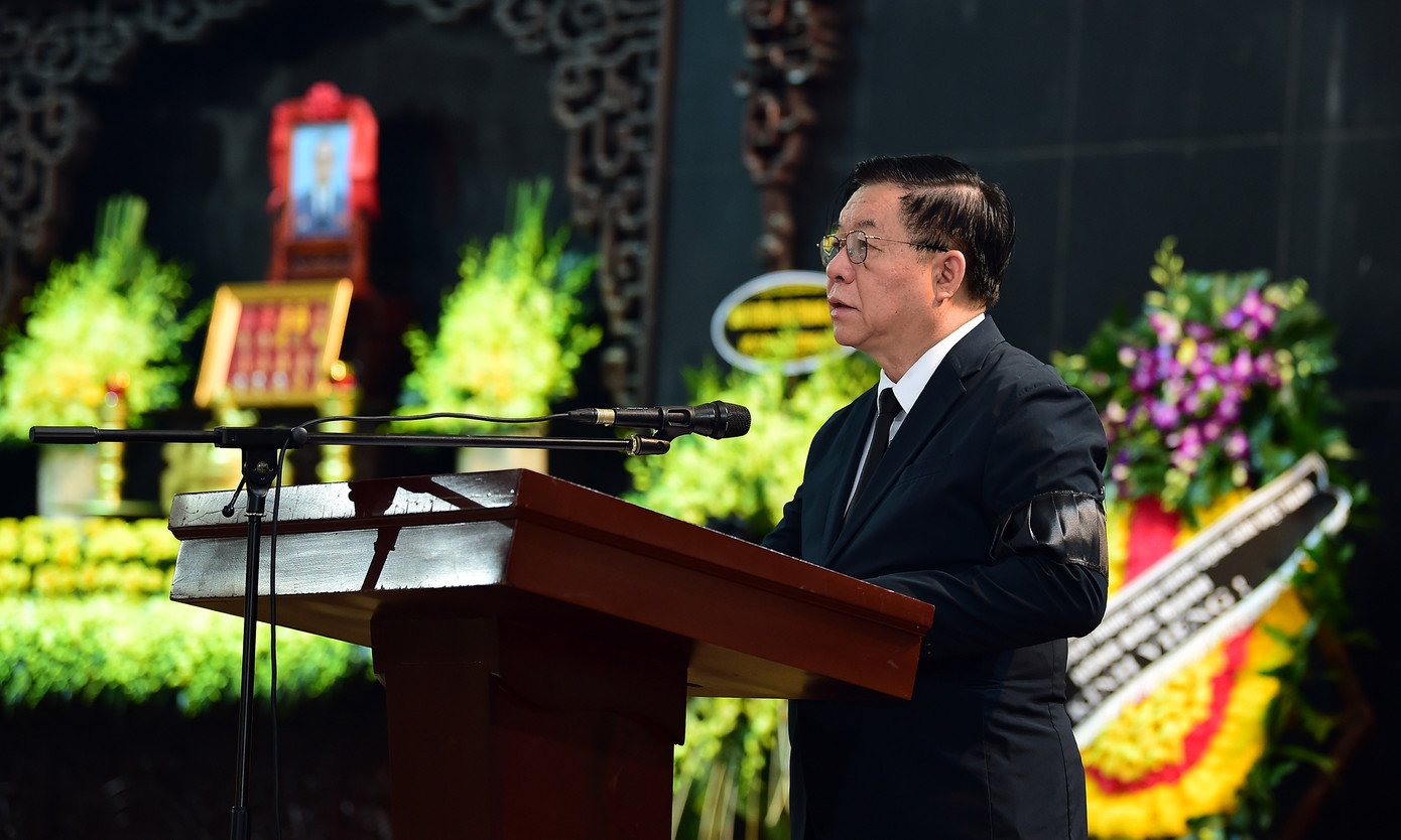 Đồng chí Nguyễn Trọng Nghĩa đọc điếu văn truy điệu Thiếu tướng Đặng Quốc Bảo. Đồng chí Nguyễn Trọng Nghĩa đọc điếu văn truy điệu Thiếu tướng Đặng Quốc Bảo.