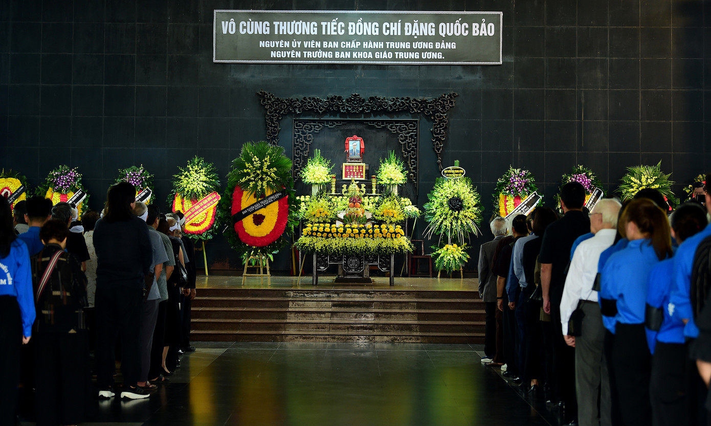 Lễ tang Thiếu tướng Đặng Quốc Bảo - nguyên Uỷ viên Trung ương Đảng khóa IV, nguyên Trưởng ban Khoa giáo Trung ương, nguyên Bí thư thứ nhất T.Ư Đoàn. Lễ tang Thiếu tướng Đặng Quốc Bảo - nguyên Uỷ viên Trung ương Đảng khóa IV, nguyên Trưởng ban Khoa giáo Trung ương, nguyên Bí thư thứ nhất T.Ư Đoàn.