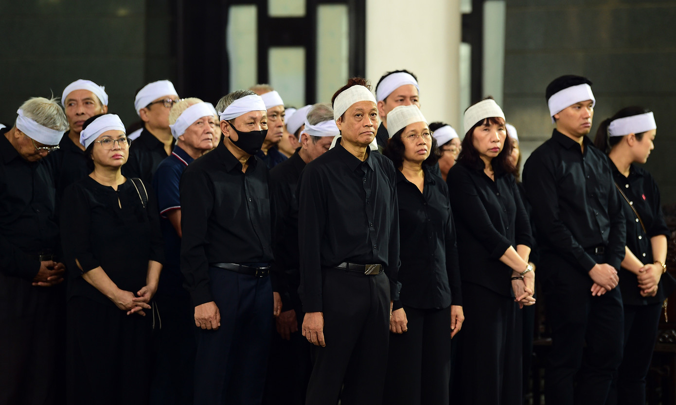 Đồng chí Nguyễn Trọng Nghĩa đọc điếu văn truy điệu Thiếu tướng Đặng Quốc Bảo. Đồng chí Nguyễn Trọng Nghĩa đọc điếu văn truy điệu Thiếu tướng Đặng Quốc Bảo.