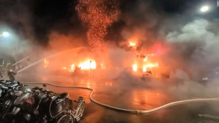 Hiện trường vụ cháy nhà xưởng tại Đài Loan. Hiện trường vụ cháy nhà xưởng tại Đài Loan.