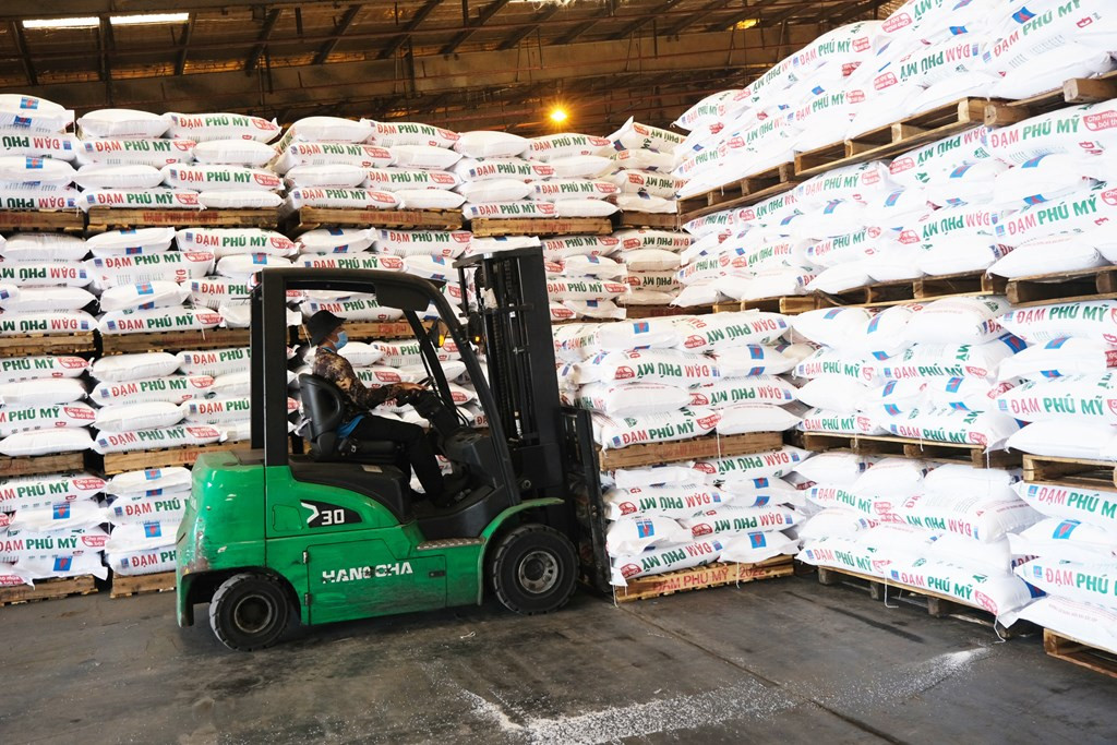 Các nhà máy sản xuất phân bón từ cuối tháng 7 đều thông báo tăng giá bán Các nhà máy sản xuất phân bón từ cuối tháng 7 đều thông báo tăng giá bán