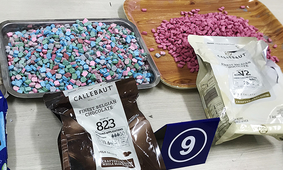 Một túi ma túy "đội lốt" dưới dạng kẹo socola vận chuyển từ nước ngoài về Việt Nam bị lực lượng hải quan phát hiện