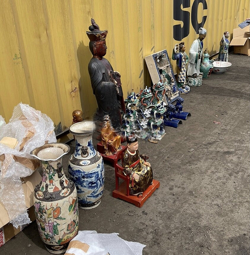 Lô hàng đồ cổ được Chi cục Hải quan cửa khẩu cảng Sài Gòn khu vực 4 phát hiện Lô hàng đồ cổ được Chi cục Hải quan cửa khẩu cảng Sài Gòn khu vực 4 phát hiện