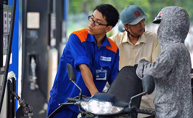 Giá xăng dầu dự báo tăng mạnh vào ngày 21/9. Giá xăng dầu dự báo tăng mạnh vào ngày 21/9.
