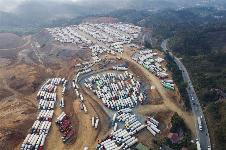 Việc siết chặt biên giới, khiến nhiều thời điểm hàng xuất khẩu của Việt Nam ùn tắc, thiệt hại nghiêm trọng