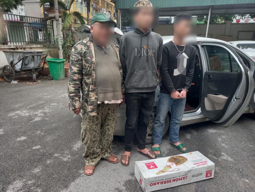 Cơ quan chức năng bắt giữ đối tượng vận chuyển ma túy trái phép Cơ quan chức năng bắt giữ đối tượng vận chuyển ma túy trái phép