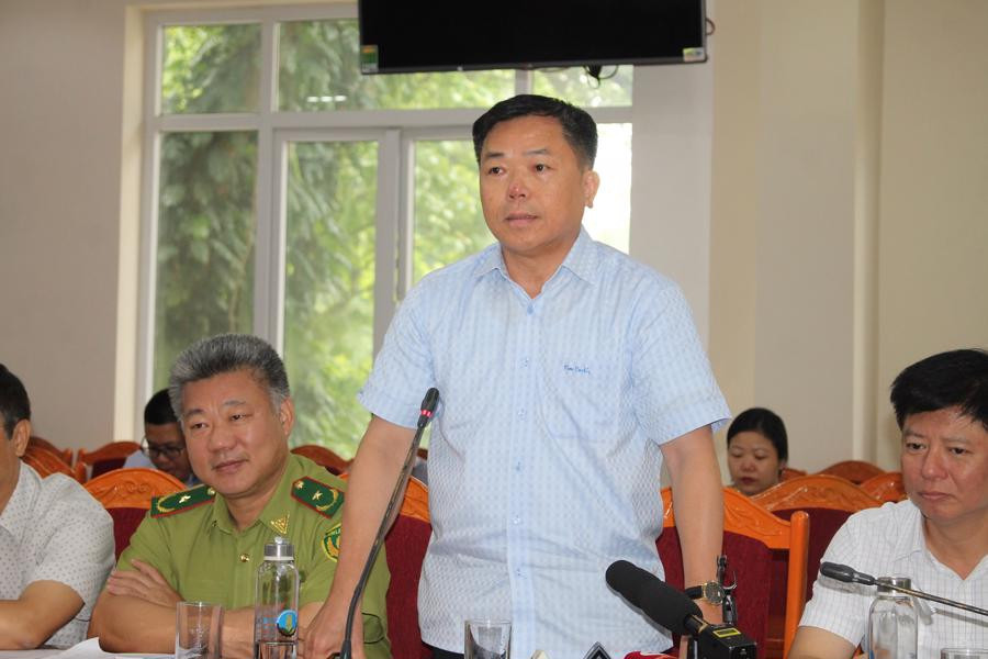 Ông Triệu Văn Lực - Phó Cục trưởng Cục Lâm nghiệp - cho rằng việc Lâm Đồng trồng sầu riêng tại rừng phòng hộ là không đúng quy định. Ông Triệu Văn Lực - Phó Cục trưởng Cục Lâm nghiệp - cho rằng việc Lâm Đồng trồng sầu riêng tại rừng phòng hộ là không đúng quy định.