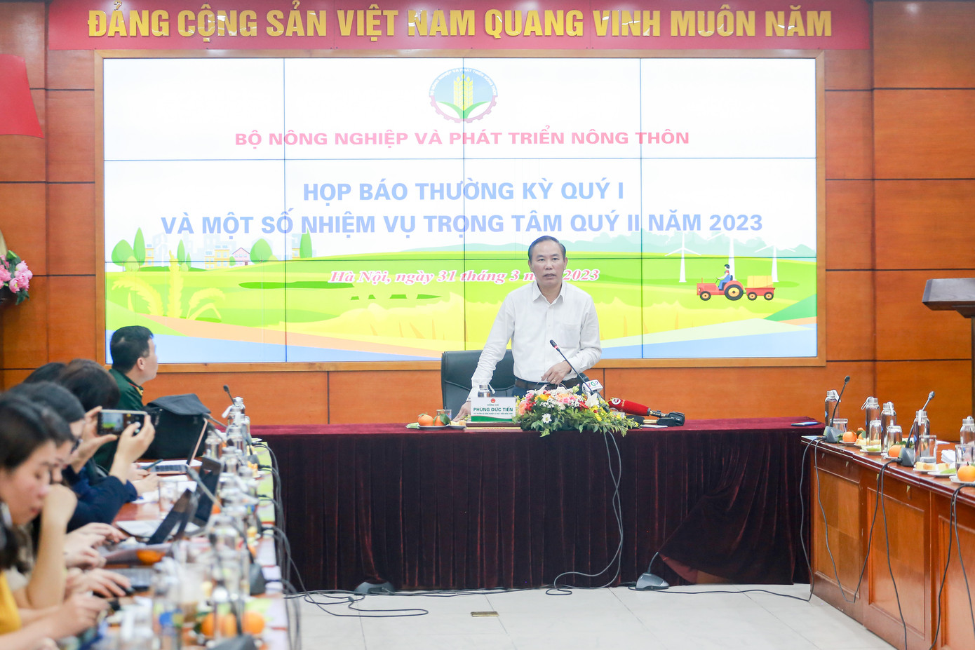Quang cảnh buổi họp báo của Bộ NN&PTNT. Quang cảnh buổi họp báo của Bộ NN&PTNT.
