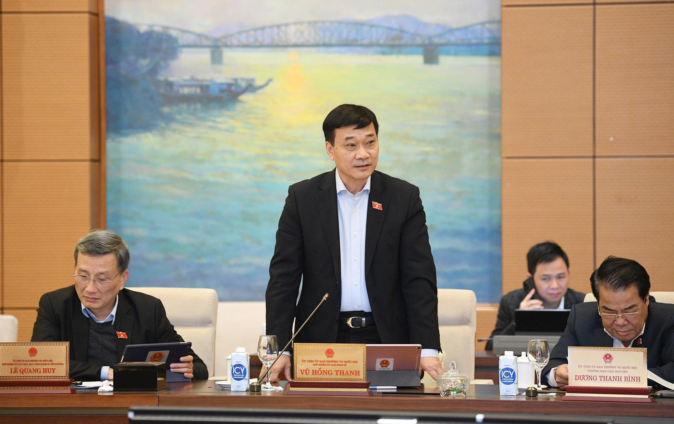 Chủ nhiệm Ủy ban Kinh tế Vũ Hồng Thanh