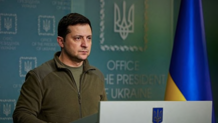 Tổng thống Ukraine Volodymyr Zelensky khiến phương Tây thay đổi vì những nỗ lực kiên trì bám trụ. (Ảnh: Reuters)