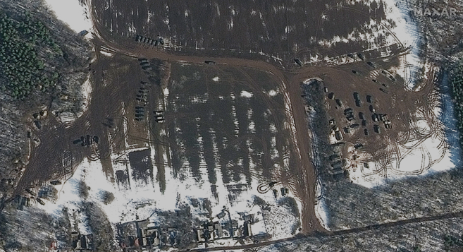 Hãng Maxar (Mỹ) cung cấp hình ảnh vệ tinh mới để khẳng định sự hiện diện của binh lính và phương tiện quân sự Nga ở Golovchino, nơi cách biên giới Ukraine khoảng 10 dặm