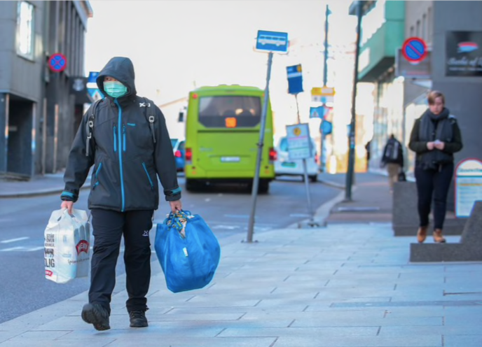 Hầu hết người dân Na Uy sẽ không phải thực hiện các biện pháp chống dịch COVID-19 nữa. (Ảnh: Reuters)