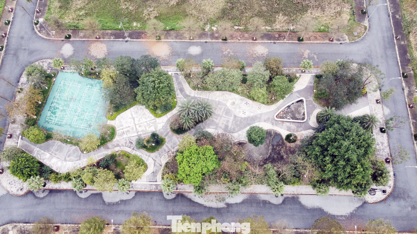 Một số hạng mục bên trong dự án đã hoàn thiện nhưng bỏ hoang nhiều năm.