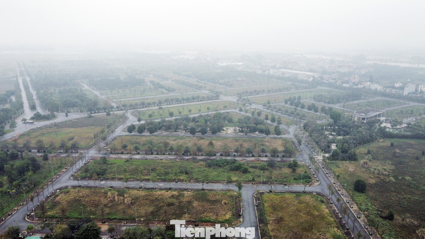 Từ kết quả thanh tra trên, TTCP kiến nghị Thủ tướng Chính phủ giao UBND tỉnh thu hồi Văn bản số 1488/UBND-KT1 ngày 14/7/2016 về việc tiếp tục giao Công ty cổ phần xây dựng và phát triển đô thị Hòa Phát làm chủ đầu tư thực hiện dự án vì tại thời điểm này Luật Nhà ở 2014 và Nghị định 99/2015/NĐ-CP ngày 20/10/2015 của Chính phủ không có quy định về việc chuyển tiếp đối với việc thực hiện dự án bằng phương thức sử dụng quỹ đất để tạo vốn xây dựng cơ sở hạ tầng.