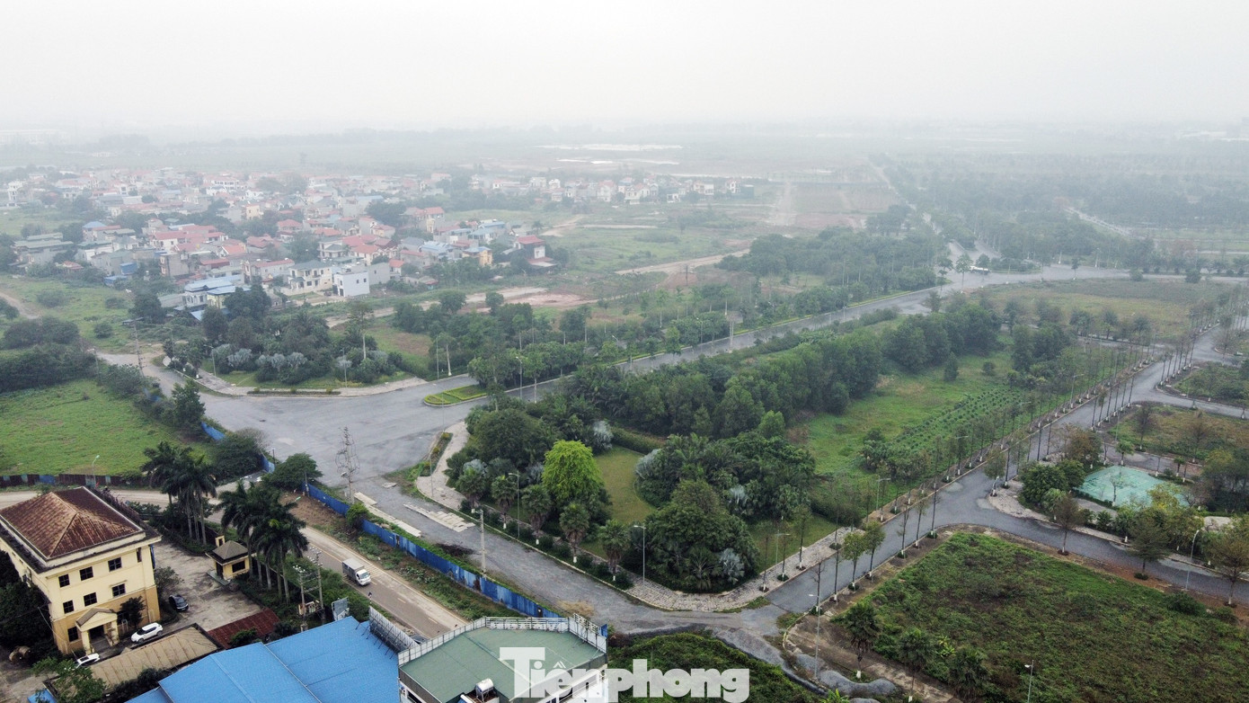 Đồng thời, chỉ đạo các cơ quan chức năng rà soát lại hồ sơ pháp lý để đấu thầu lựa chọn lại chủ đầu tư dự án có sử dụng đất theo quy định của pháp luật.