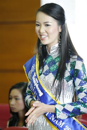 Á hậu 2 Thụy Vân. Ảnh : Hồng Vĩnh.