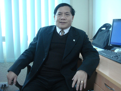 PGS.TS Trịnh Hòa Bình: “Cũng có những người phản ứng bằng cách buông xuôi cuộc sống. Dù hành động theo hướng nào đi nữa cũng đều nói lên một mong muốn thay đổi”. Ảnh: Hải Yến 