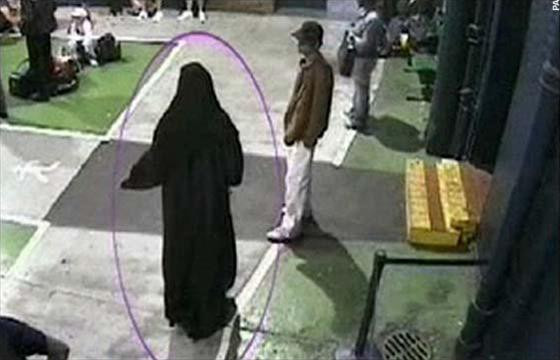 Hình tượng chúa Jesus Hình ảnh Gandalf trong bộ phim "Chúa tể của loài nhẫn". Hình ảnh Giáo hoàng Hình ảnh tên đánh bom hôm 21/7 Hình ảnh nữ tu Một cậu bé trượt ván Người phụ nữ Afghanistan