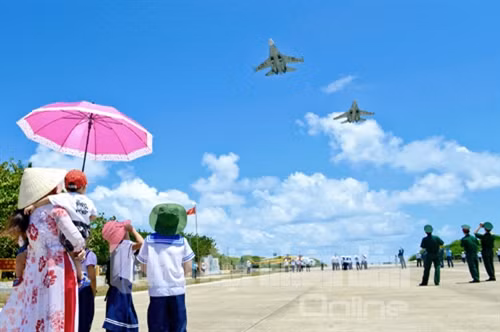  Bay ra Trường Sa