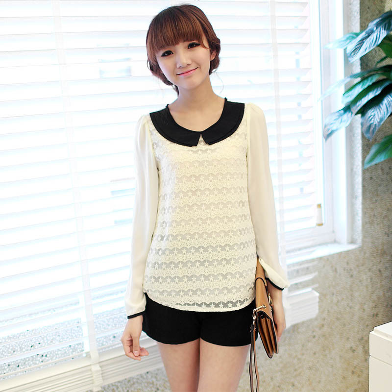 Trong tủ đồ nhà bạn hẳn không thể thiếu quần shorts. Với chức năng mang lại sự thoải mái, năng động cũng như giúp bạn gái “khoe” đôi chân thon cuốn hút, quần shorts lúc nào cũng được xếp vào list những món đồ cô nàng nào cũng phải có mỗi khi hè tới. Bạn sẽ vô cùng nổi bật cùng short hoa mang nhiều màu sắc được cách điệu với các họa tiết hoa nhỏ, to khác nhau. Bạn nên kết hợp short họa tiết hoa với áo có gam màu đơn sắc như màu đen, màu be, màu trắng... Khắc phục nhược điểm của quần short hơi thô cứng và chật chội hay những chiếc váy ngắn khiến chúng mình có thể gặp sự cố “hớ hênh” khi vận động, quần short váy là sự kết hợp hoàn hảo để teen girl khoe vẻ đáng yêu, xinh xắn mà cực kỳ thoải mái. Ngoài ra, các kiểu quần short màu sặc sỡ hay short đều có thể đem đến cho bạn gái nét trẻ trung năng động trong ngày hè.