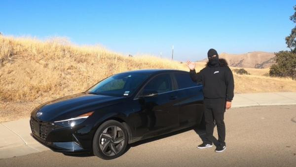 Ô tô có thể bị hack từ xa thông qua hệ thống thông tin giải trí. Ảnh: Sam Curry Ô tô có thể bị hack từ xa thông qua hệ thống thông tin giải trí. Ảnh: Sam Curry