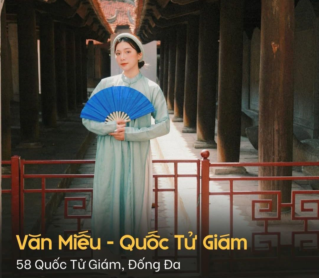Văn Miếu - Quốc Tử Giám luôn nằm trong danh sách những địa điểm không thể bỏ qua mỗi dịp Tết. Không gian cổ kính với những dãy hành lang gỗ đỏ, mái ngói rêu phong tạo nên bức tranh vừa sâu lắng vừa trang trọng, rất phù hợp cho những bức ảnh áo dài truyền thống. Văn Miếu - Quốc Tử Giám luôn nằm trong danh sách những địa điểm không thể bỏ qua mỗi dịp Tết. Không gian cổ kính với những dãy hành lang gỗ đỏ, mái ngói rêu phong tạo nên bức tranh vừa sâu lắng vừa trang trọng, rất phù hợp cho những bức ảnh áo dài truyền thống.