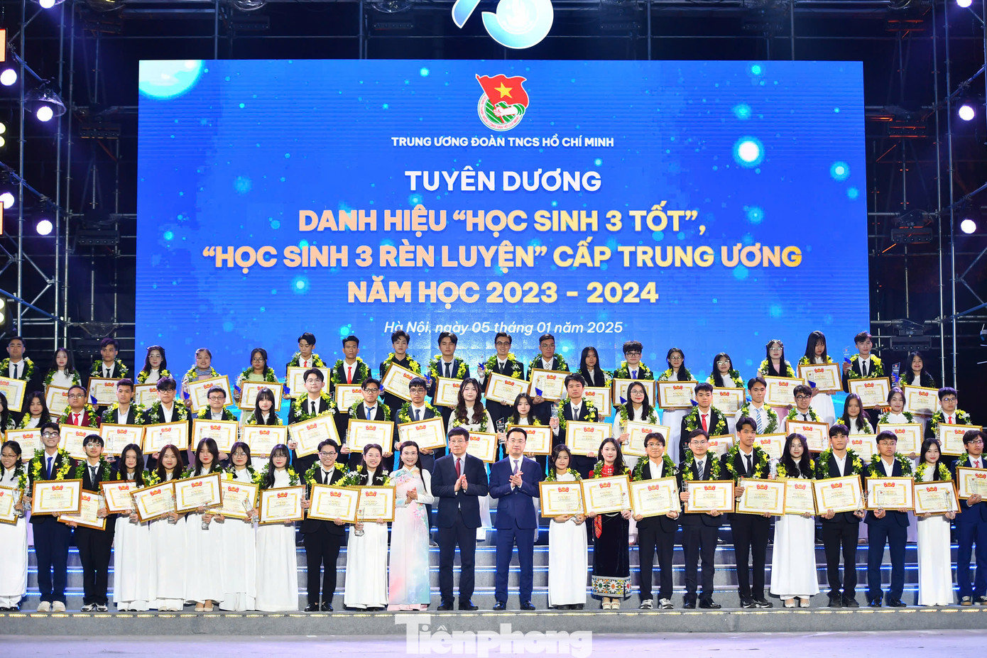 Lãnh đạo Đảng, Nhà nước và Ban Bí thư T.Ư Đoàn tuyên dương danh hiệu “Học sinh 3 tốt”, “Học sinh 3 rèn luyện”, “Sinh viên 5 tốt” cấp Trung ương và trao giải thưởng “Sao Tháng Giêng” năm 2024. Lãnh đạo Đảng, Nhà nước và Ban Bí thư T.Ư Đoàn tuyên dương danh hiệu “Học sinh 3 tốt”, “Học sinh 3 rèn luyện”, “Sinh viên 5 tốt” cấp Trung ương và trao giải thưởng “Sao Tháng Giêng” năm 2024.