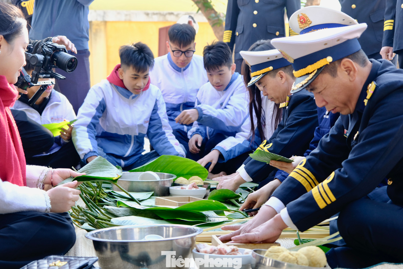 Không khí Tết đến sớm với cán bộ, chiến sĩ Trạm radar 495. Ảnh: Châu Linh Không khí Tết đến sớm với cán bộ, chiến sĩ Trạm radar 495. Ảnh: Châu Linh