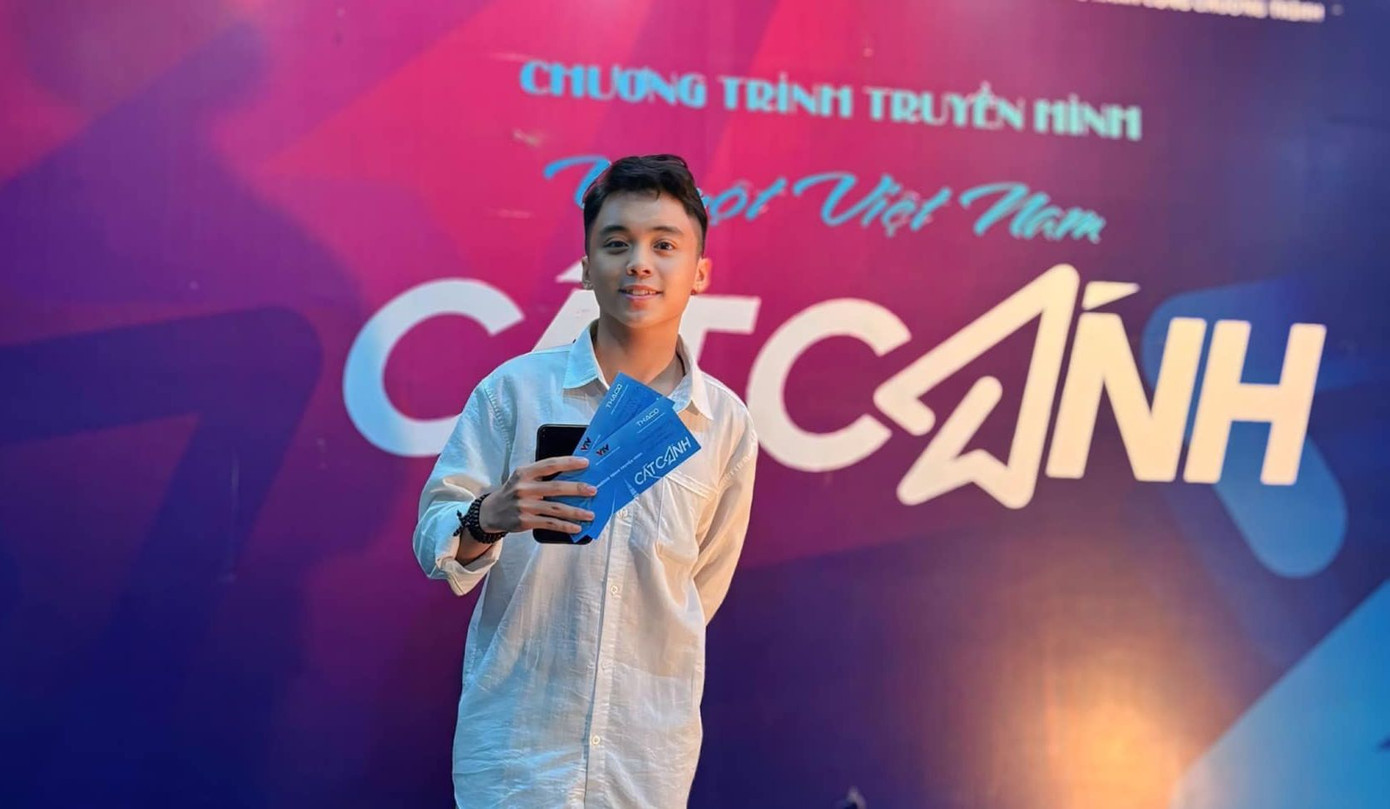 Ứng Trần Công làm việc xuyên Tết với tâm lý thoải mái, mong muốn trải nghiệm cơ hội mới.