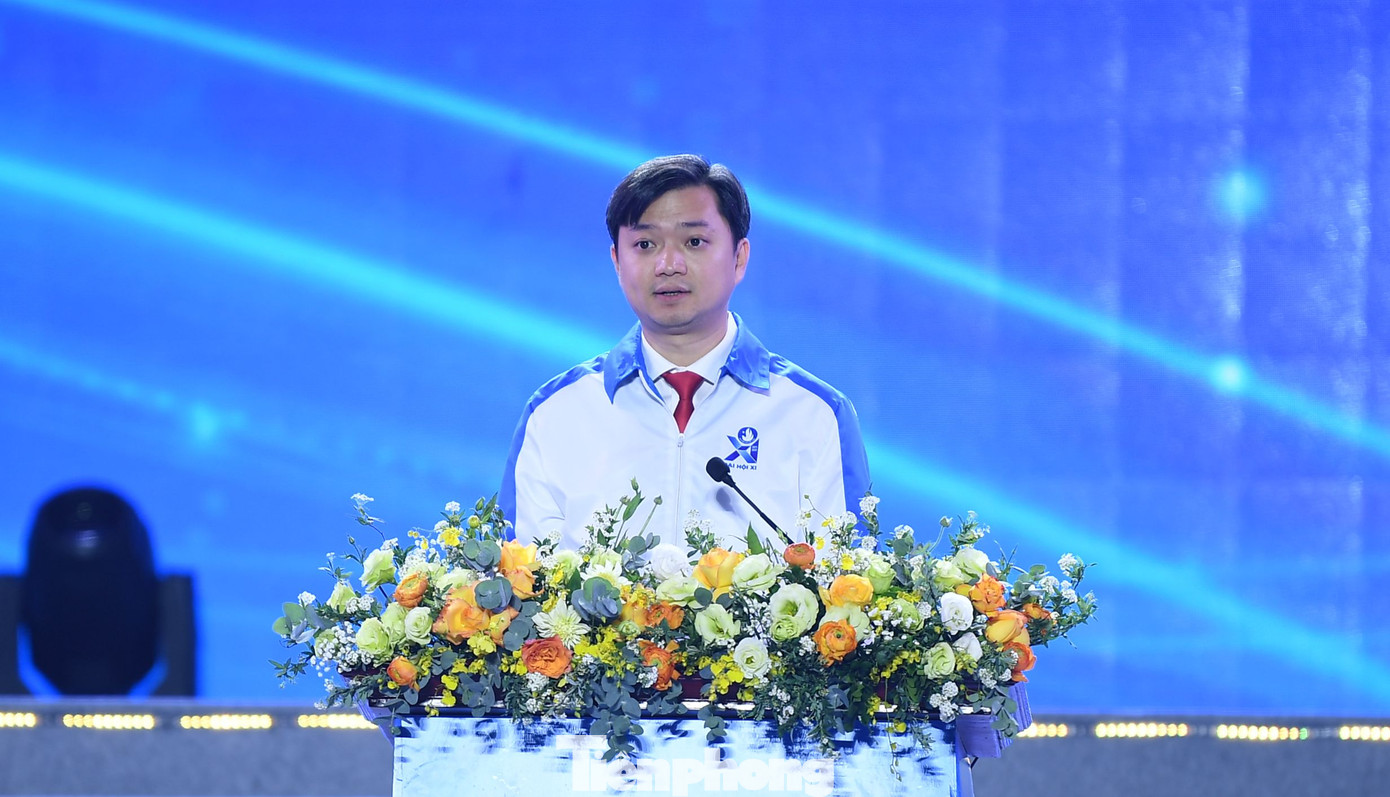 Anh Nguyễn Minh Triết - Bí thư T.Ư Đoàn, Chủ tịch T.Ư Hội SVVN phát biểu tại chương trình. Anh Nguyễn Minh Triết - Bí thư T.Ư Đoàn, Chủ tịch T.Ư Hội SVVN phát biểu tại chương trình.