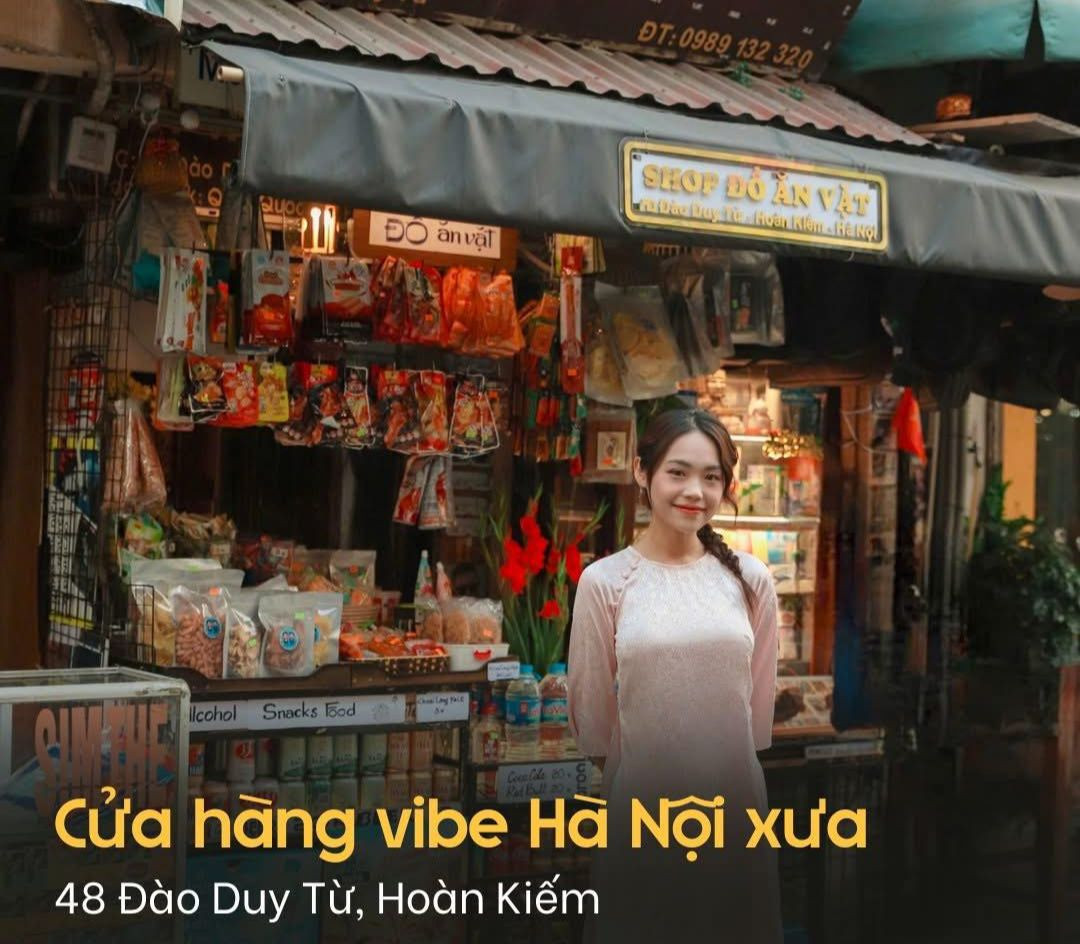 Cửa hàng nhỏ trên phố Đào Duy Từ tái hiện hình ảnh Hà Nội những năm tháng bao cấp với những món đồ đầy hoài niệm. Không gian tại đây mang phong cách chụp ảnh mộc mạc, gần gũi nhưng vẫn rất độc đáo. Cửa hàng nhỏ trên phố Đào Duy Từ tái hiện hình ảnh Hà Nội những năm tháng bao cấp với những món đồ đầy hoài niệm. Không gian tại đây mang phong cách chụp ảnh mộc mạc, gần gũi nhưng vẫn rất độc đáo.
