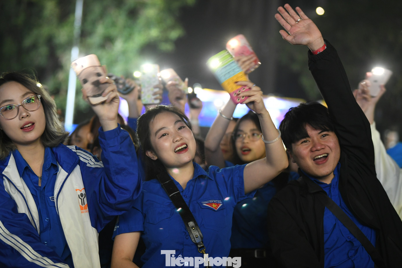 Những tiết mục văn nghệ đặc sắc tại chương trình. Những tiết mục văn nghệ đặc sắc tại chương trình.