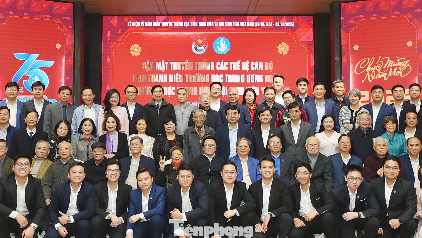 Buổi gặp mặt các thế hệ cán bộ Ban Thanh niên trường học T.Ư Đoàn, Thường trực T.Ư Hội SVVN nhân dịp kỷ niệm 75 năm Ngày truyền thống học sinh sinh viên và Hội SVVN. Buổi gặp mặt các thế hệ cán bộ Ban Thanh niên trường học T.Ư Đoàn, Thường trực T.Ư Hội SVVN nhân dịp kỷ niệm 75 năm Ngày truyền thống học sinh sinh viên và Hội SVVN.