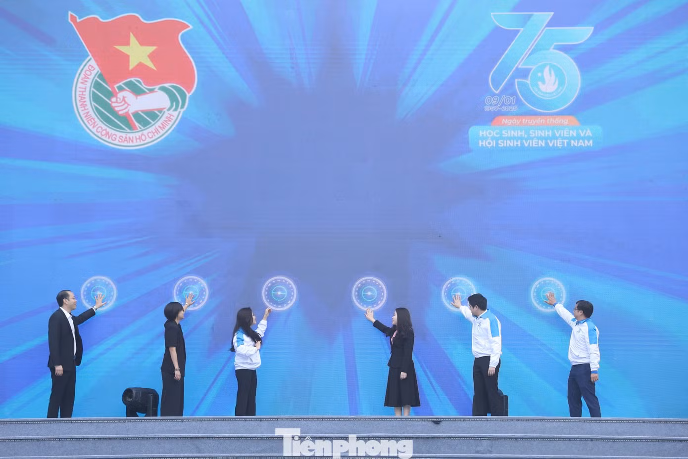 Nghi thức khai mạc Ngày hội học sinh, sinh viên toàn quốc “Connect Fest 2025”. Ảnh: Hoàng Ngọc
