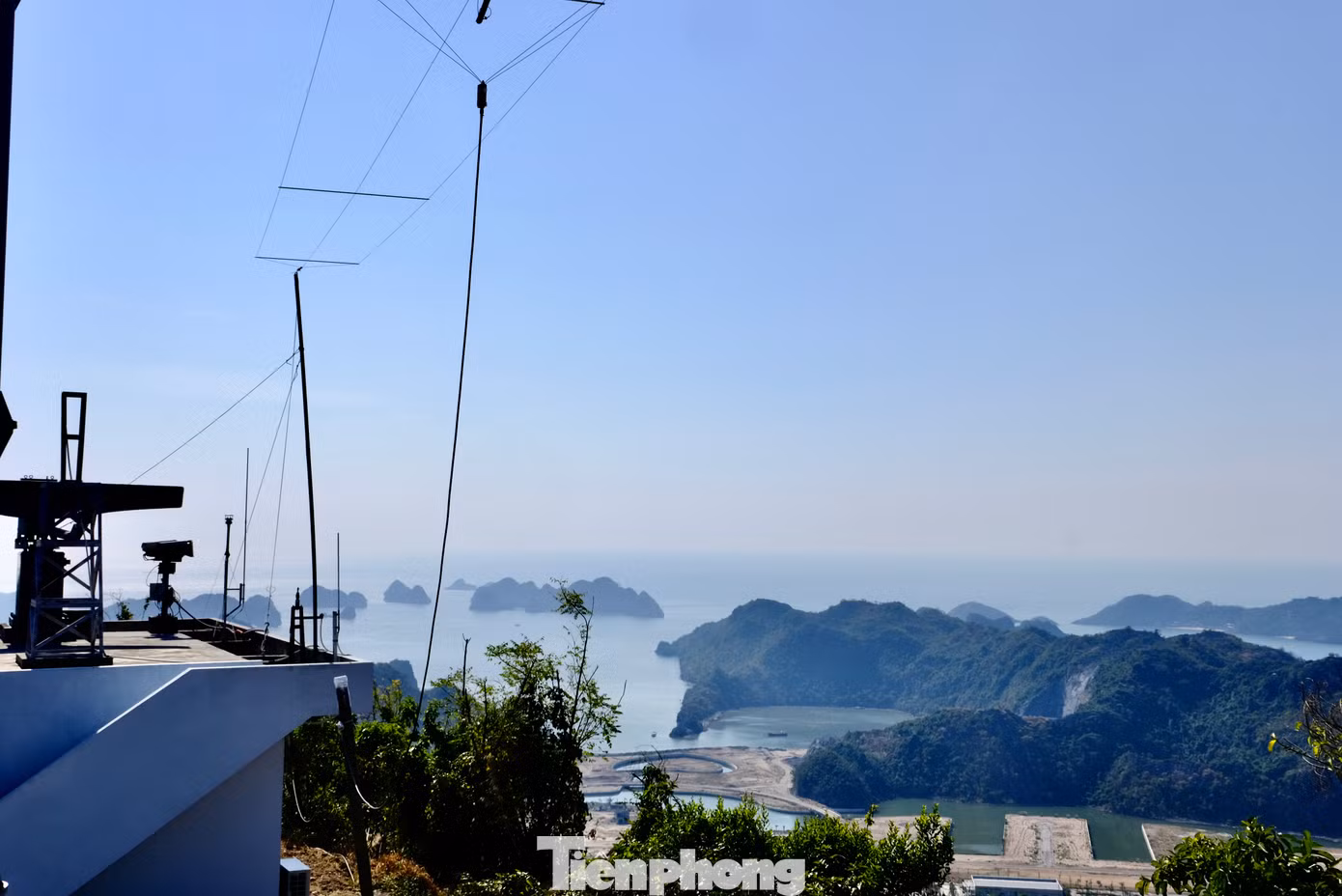 Nơi được ví như "mắt thần" canh giữ biển trời Đông Bắc. Ảnh: Châu Linh