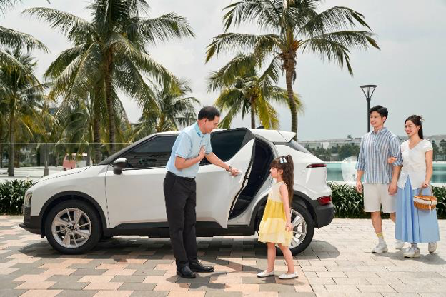 Nhiều tài xế chọn VF 5 Plus nhờ loạt ưu điểm về khả năng vận hành, tối ưu chi phí, cùng nhiều chính sách ưu đãi vay mua đến 90% từ Xanh SM Nhiều tài xế chọn VF 5 Plus nhờ loạt ưu điểm về khả năng vận hành, tối ưu chi phí, cùng nhiều chính sách ưu đãi vay mua đến 90% từ Xanh SM