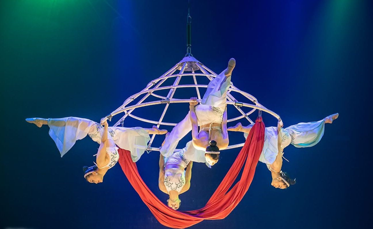 Đã hơn 20 năm theo đuổi nghề Xiếc và giờ có được những thành tích nhất định, NSƯT Lô Thị Ngọc Thúy biết ơn vì mình đã, đang và sẽ luôn đam mê bộ môn nghệ thuật ấy như ngày đầu. Ảnh: NVCC Đã hơn 20 năm theo đuổi nghề Xiếc và giờ có được những thành tích nhất định, NSƯT Lô Thị Ngọc Thúy biết ơn vì mình đã, đang và sẽ luôn đam mê bộ môn nghệ thuật ấy như ngày đầu. Ảnh: NVCC