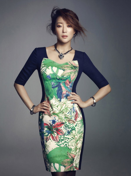 Vẻ đẹp trong trẻo một thời của Kim Hee Sun ảnh 11