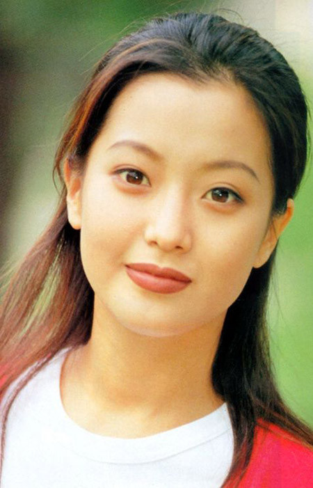 Vẻ đẹp trong trẻo một thời của Kim Hee Sun ảnh 9