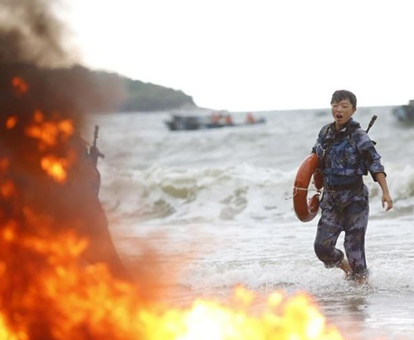 Nữ binh Trung Quốc khóc ròng vì huấn luyện đày ải ảnh 5