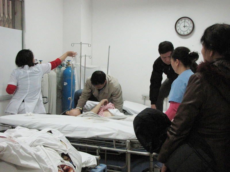 Bệnh nhân đang cấp cứu nếu cúp điện kéo dài sẽ rất nguy hiểm đến tính mạng. Bệnh nhân đang cấp cứu nếu cúp điện kéo dài sẽ rất nguy hiểm đến tính mạng